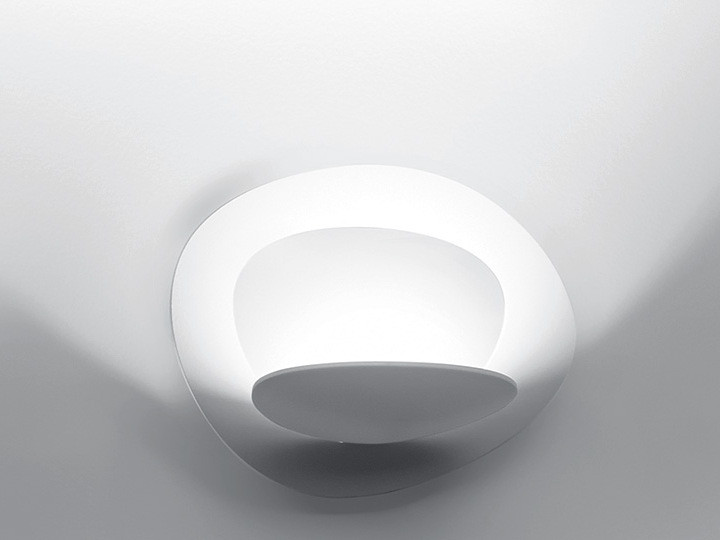 white - 2700Κ (warm light)