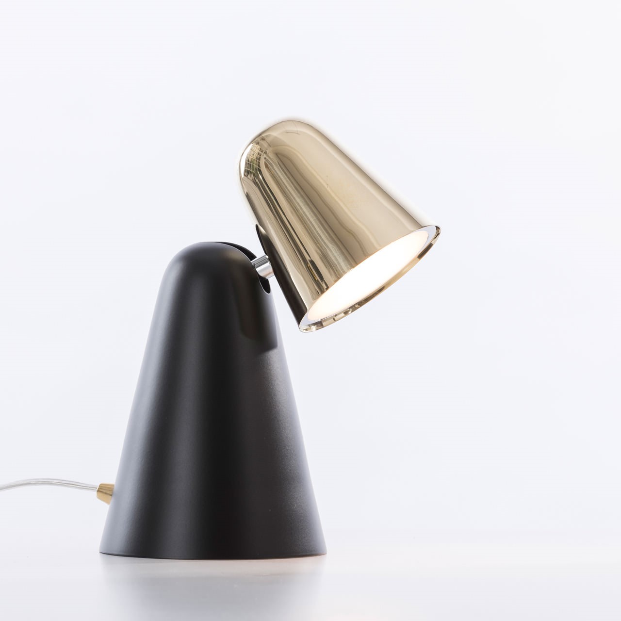 black base / brass polished head