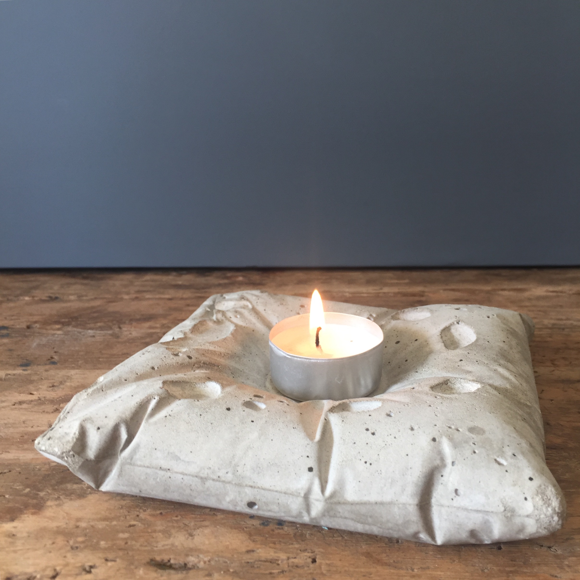 PILLOW candle holder